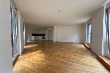 Wohnung zum Mieten in Stuttgart 2.150,00 € 130 m²