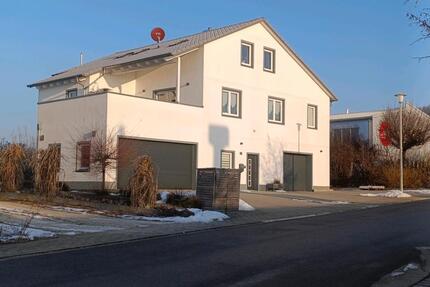 Attraktive Gewerbeimmobilie mit großzügiger Wohneinheit - Laaber