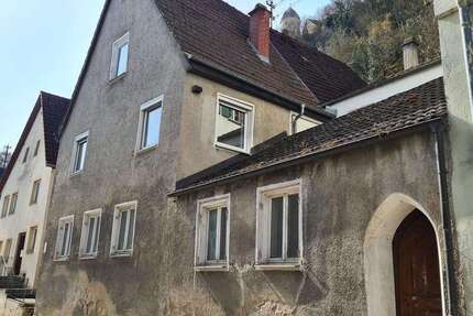 Haus zum Kaufen in Harburg 130.000,00 € 182 m²