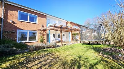 FAMILIENTRAUM MIT WOW-FAKTOR - 320.000,00&nbsp;EUR Kaufpreis, ca.&nbsp; 135,00&nbsp;m&sup2;&nbsp;Wohnfl&auml;che in Sarstedt (PLZ: 31157)