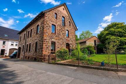 Haus zum Kaufen in Boffzen 275.000,00 € 352 m²