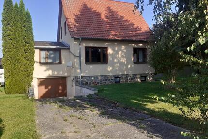 Haus mit 5 Zimmern und großem Grundstück, Halle und Nebengebäude - Gülzow-Prüzen