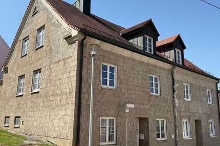 Haus zum Kaufen in Harburg (Schwaben) 490.000,00 € 235 m²