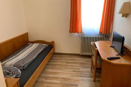 Zimmer mit Bad für eine Person - 550,00&nbsp;EUR Kaltmiete, ca.&nbsp; 20,00&nbsp;m&sup2; in Göppingen (PLZ: 73037) Bruckwasen