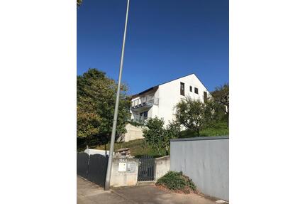 Schöne 2 Zimmer-Wohnung mit Balkon in Plochingen - Deizisau
