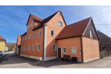 Gepflegtes 4 Familien-Wohnhaus in 91598 Colmberg - 2 Wohnungen kurzfristig bezugsfrei