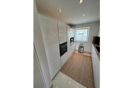 3-Zimmer Wohnung+Balkon+Parkplatz- Jobcenter geeignet - Leverkusen Bergisch Neukirchen