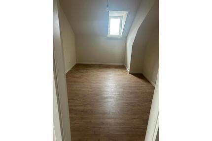 Dachgeschosswohnung mit 3,5 Zimmern in Neuwied