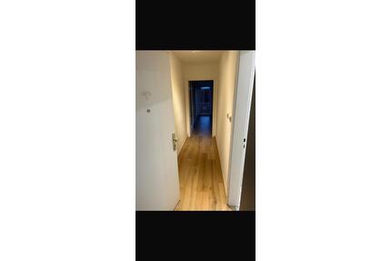 Renovierte 2-Zimmer Wohnung Zentrum Königsbrunn