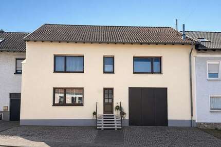 Haus zum Kaufen in Wallerfangen 235.000,00 € 140 m²