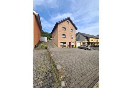 Wohnhaus mit Ferienwohnung in Waldrandlage in Nideggen-Schmidt