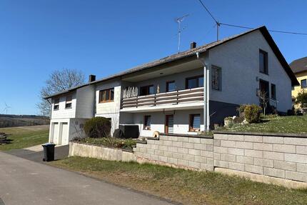 Einfamilienhaus mit Einliegerwohnung (auch als Zweigenerationenhaus interessant) mit gr. Grundstück, für Natur- undoder Pferdeliebhaber geeignet - Schönberg