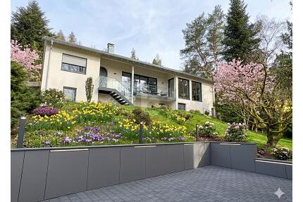 EXKLUSIVE LAGE FÜR EINE VILLA - 1.450.000,00&nbsp;EUR Kaufpreis, ca.&nbsp; 1.429,00&nbsp;m&sup2; in Baden-Baden (PLZ: 76530)