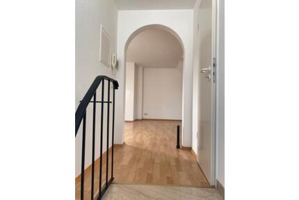 Ruhige 2-Zi- Dachwohnung im Vierfamilienhaus in RatingenHomberg