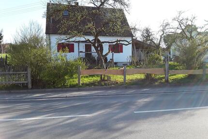 Haus mit eingewachsenen Garten Ortsrand - Walkertshofen