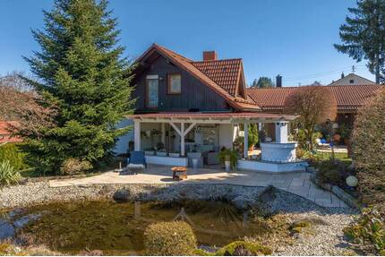 Wohnen mit Weitblick: Gepflegtes Anwesen mit wunderschönem Außenbereich in idyllischer Lage - Tittling