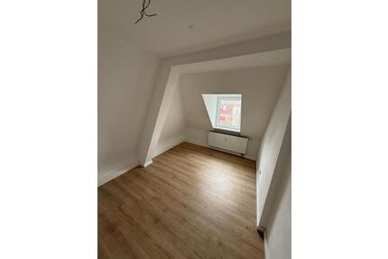 Erstbezug nach Sanierung -83 qm große Wohnung in Hof zu vermieten