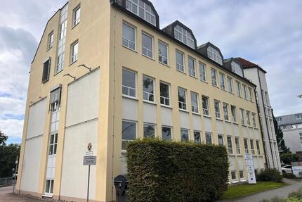 Großzügige Bürofläche mit ca. 201,12 m² in zentraler Innenstadtlage. Büros auch einzeln vermietbar - Bayreuth Meyernberg