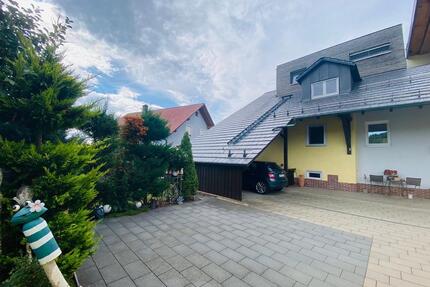 Zweifamilienhaus in ländlicher Lage - Hirschau