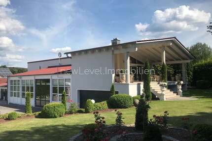Haus zum Kaufen in Maxhütte-Haidhof 998.000,00 € 230 m²