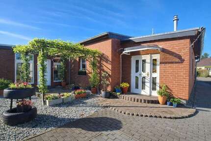 Haus zum Kaufen in Sachsen-Anhalt - Burg 265.000,00 € 160 m²