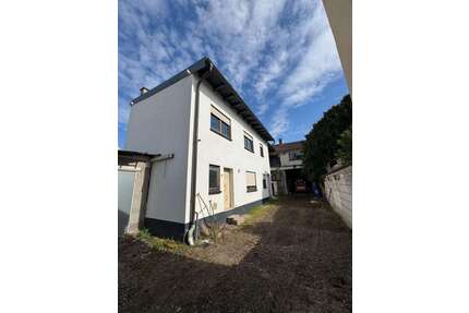 Haus zum Kaufen in Oberhausen-Rheinhausen 399.000,00 € 208.28 m²