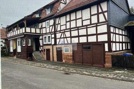 Solides Fachwerkhaus mit Scheune und Anbau - Bad Zwesten Oberurff-Schiffelborn