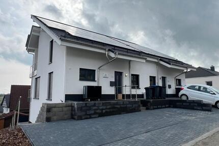 Breitscheid Moderne 2 ZKB Wohnung 75qm
