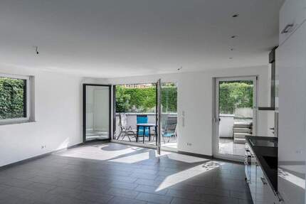 Moderne 2-Zi Wohnung in Stuttgart-West mit Terrasse, EBK, Aufzug, Tiefgarage, Wallbox