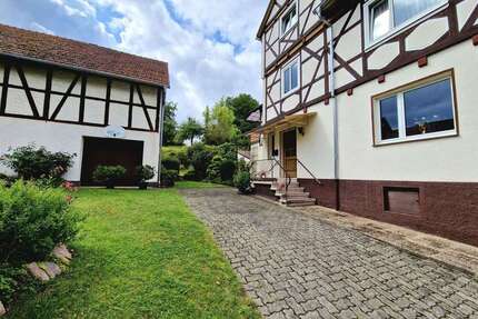 Haus zum Kaufen in Herleshausen Breitzbach 155.000,00 € 169 m² - Herleshausen / Breitzbach