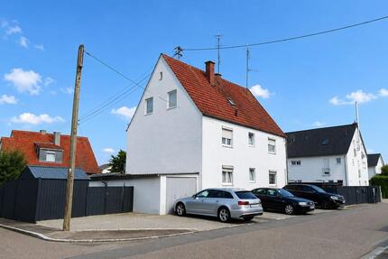 3-Familienhaus mit ausgebautem Wohnanbau in Manching