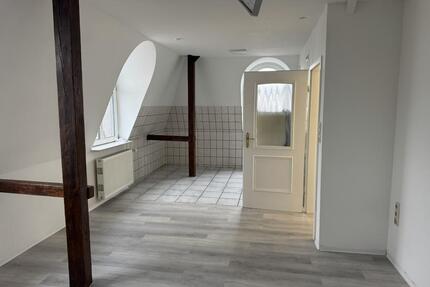 Stilvolle 3 Zimmer Wohnung in zentraler Lage von Burg !! - Burg (Dithmarschen)