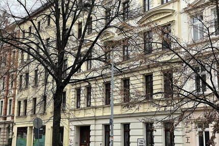 Helle 2-Zimmer-Wohnung mit hochwertiger Einbauküche & Balkon - in Magdeburg-Stadtfeld