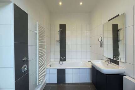 Wohnung zum Mieten in Düsseldorf 1.380,00 € 85.01 m²