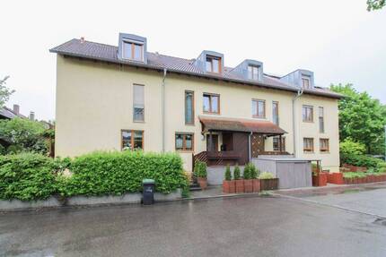 Ihr neues Familienglück: Gepflegtes Reihenmittelhaus mit Garten & Garage in Renningen