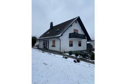 Zum Verkauf steht eine gepflegte Doppelhaushälfte in Katzenfurt - Ehringshausen