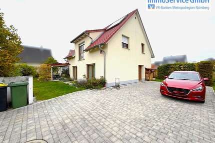 Haus zum Kaufen in Cadolzburg 680.000,00 € 125 m²