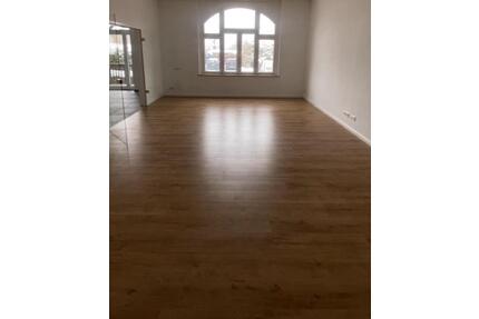 Wunderschöne 4-Zimmer Wohnung - 1.120,00&nbsp;EUR Kaltmiete, ca.&nbsp; 180,00&nbsp;m&sup2; in Bad Langensalza (PLZ: 99947)