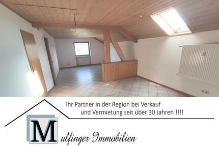 3 Zi. DG Wohnung mit Küche, Gartenmitbenutzung und Stellplatz - Weisendorf