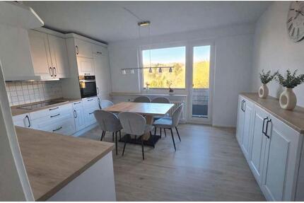 Attraktive 4-Zimmer Wohnung mit 2 Balkonen in Cronenberg - Wuppertal