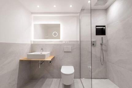 Erstbezug nach Sanierung | 3 Zimmer mit Balkon & Aufzug | Top-Lage in Düsseldorf-Pempelfort