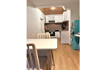 1,5 Zimmer, Küche und Bad - 450,00&nbsp;EUR Kaltmiete, ca.&nbsp; 50,00&nbsp;m&sup2; in Hof (PLZ: 95028) Altstadt