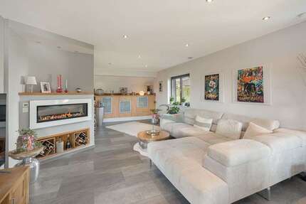 Haus zum Kaufen in Bad Camberg 629.000,00 € 260 m²