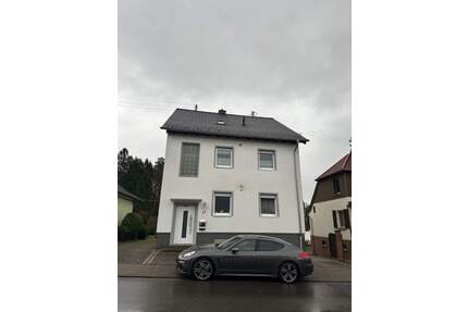 Wannemacher Immobilien **** Gepflegtes freistehendes Zweifamilienhaus in bester Lage von Bexbach- Kleinottweiler ****