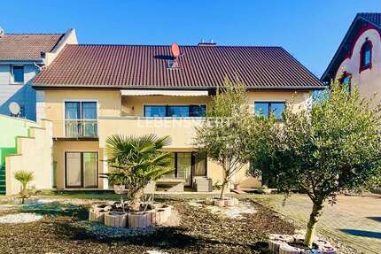 Haus zum Kaufen in Jüchen 1.100.000,00 € 279 m²