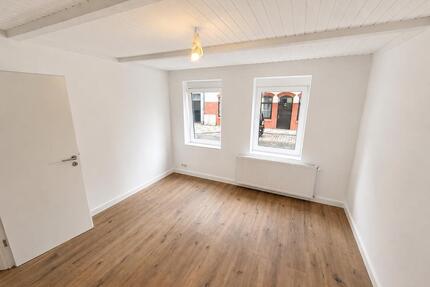 Moderne EG-Wohnung mit riesigem Garten – frisch saniert - Bremerhaven