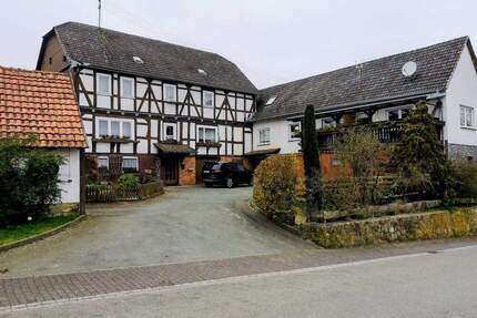 Frankenberg Eder OT! Bauernhof mit NG und 2.500m² Grundstück!