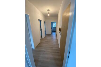 Vermieten wird eine 4 Zimmer Wohnung Feuerbach nähe Feuerbacher B - Stuttgart