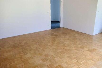 2024 renovierte 2 Zimmer Wohnung in ruhiger Lage mit Dusch-Badewanne und zwei Kfz.-Stellplätzen! - Hameln Kernstadt