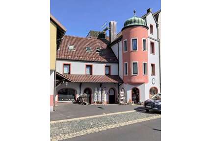 Haus zum Kaufen in Waldsassen 285.000,00 € 272 m²